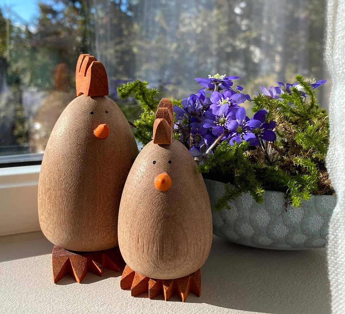 Wooden rooster, small, dark wood