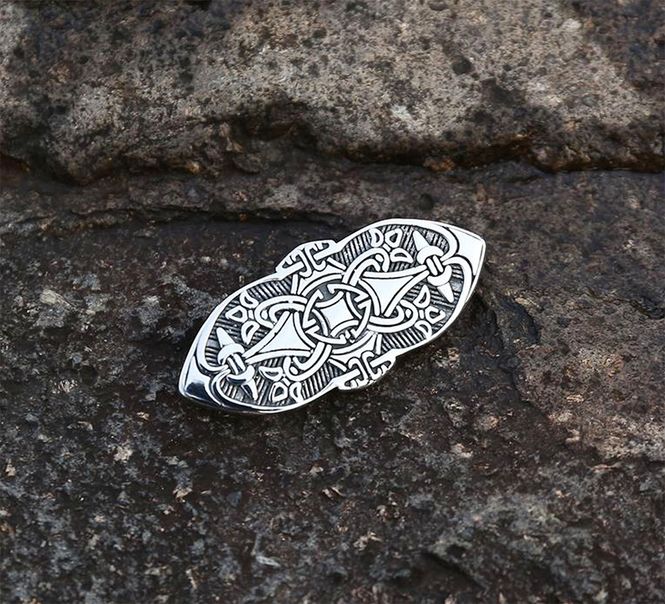 Main Image Brooch, Freya