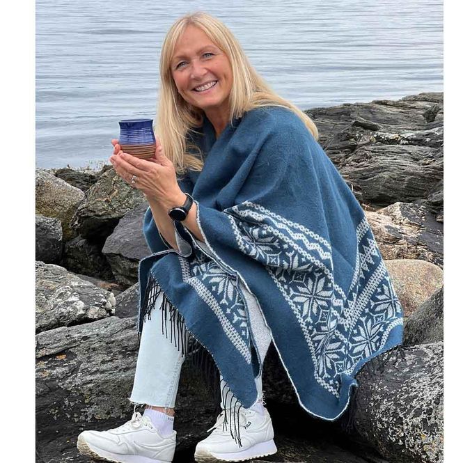 Main Image Poncho, Star pattern, petrol