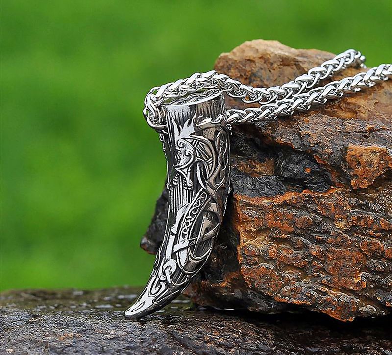 Viking necklace, Horn with dragon pattern